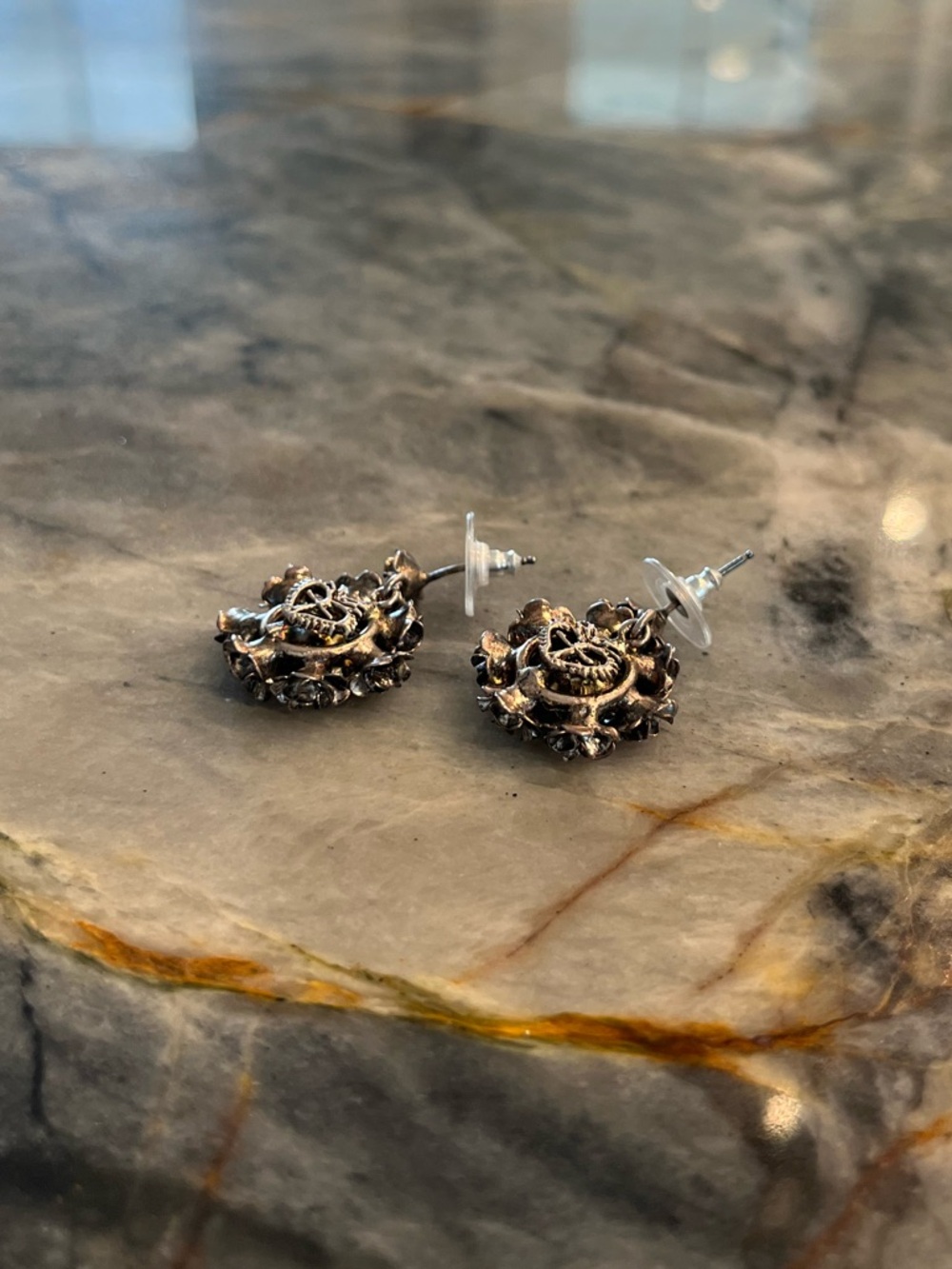 VIRGIN SAINTS & ANGELS DANGLE EARRING - Picture 7 of 8